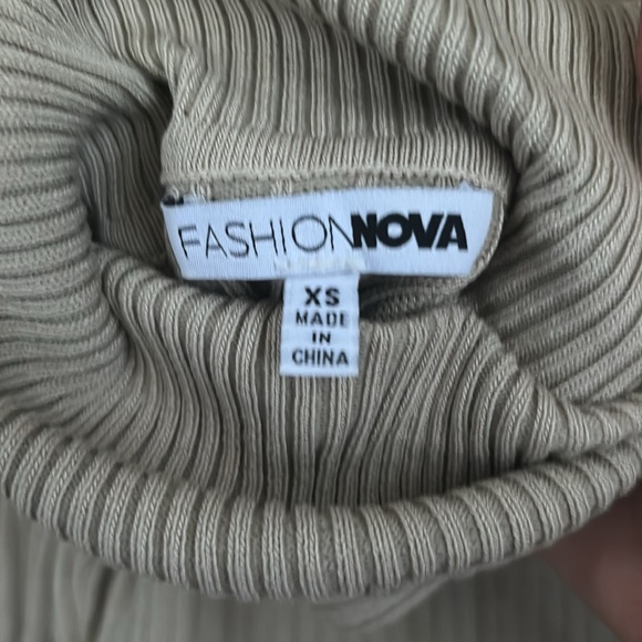 Turtleneck - Picture 2 of 4